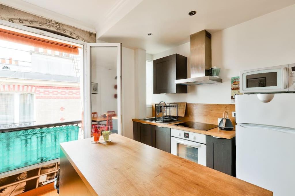 Appartement Superb T2 Bien Equipe Proche Du Canal Saint-martin Parijs